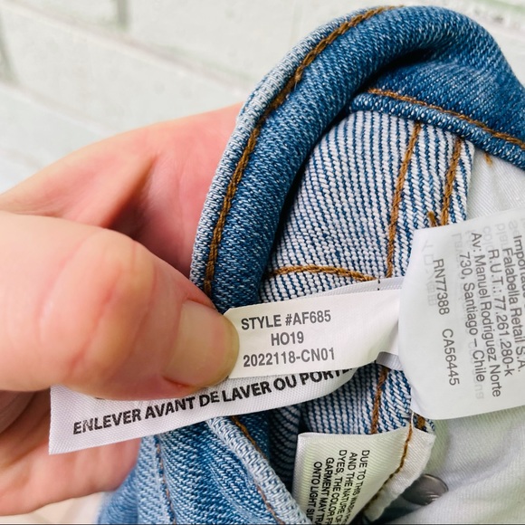 Madewell 10" High-Rise Skinny Jeans in Hamden Wash - Picture 4 of 13